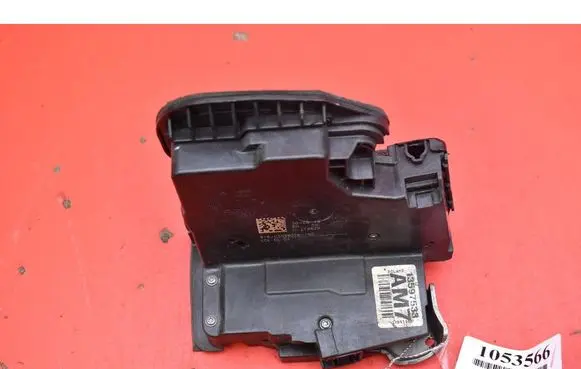 Opel Insignia A Front door lock 13597533AM7