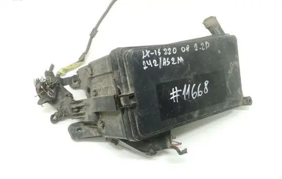 Lexus IS 220D-250-350 Fuse module 8266253070