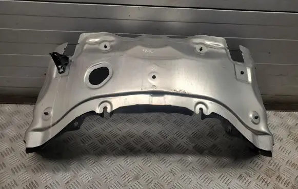 Mercedes-Benz CLS C218 X218 Heat shield in engine bay A2126280140
