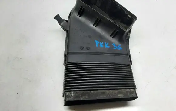 Audi A4 S4 B6 8E 8H Air intake hose/pipe 8E0129617D