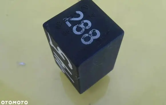 Volkswagen PASSAT B3 Other relay 893906258
