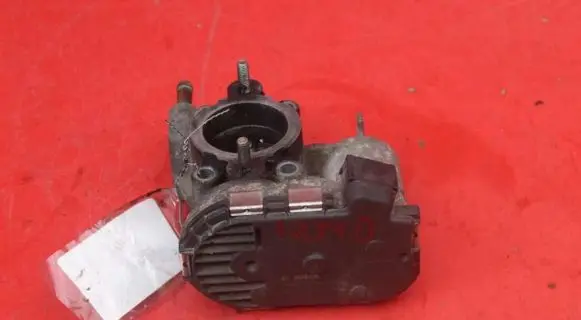Opel Corsa C Throttle body valve 