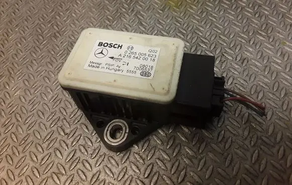 Mercedes-Benz E W211 Yaw turn rate sensor A2165420018 2165420018