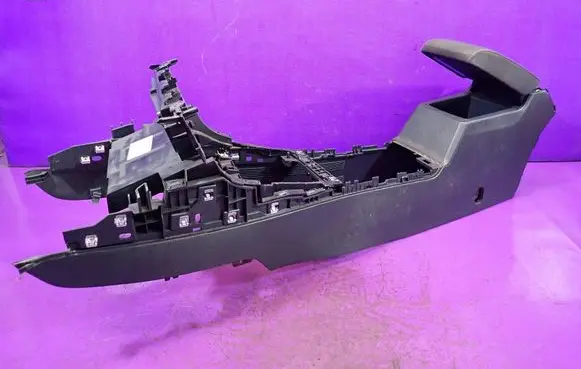 Volkswagen Golf VII Center console 
