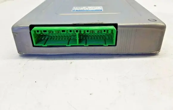 Mazda 626 Engine control unit/module E2T82071T