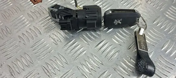 Peugeot 5008 II Ignition lock 9663123380