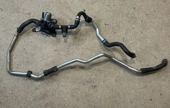 Porsche Panamera (971) Engine coolant pipe/hose 5Q09064570 971907624A
