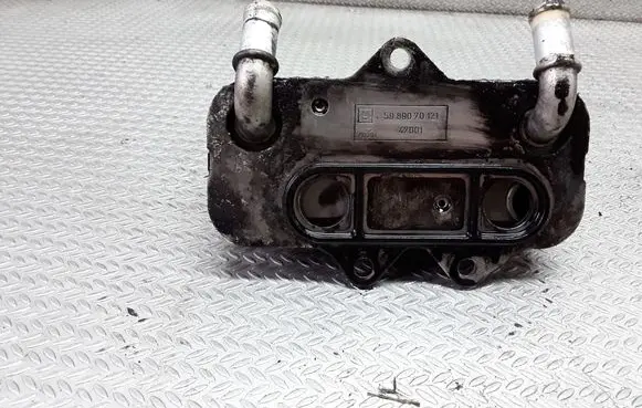 Oil filter mounting bracket