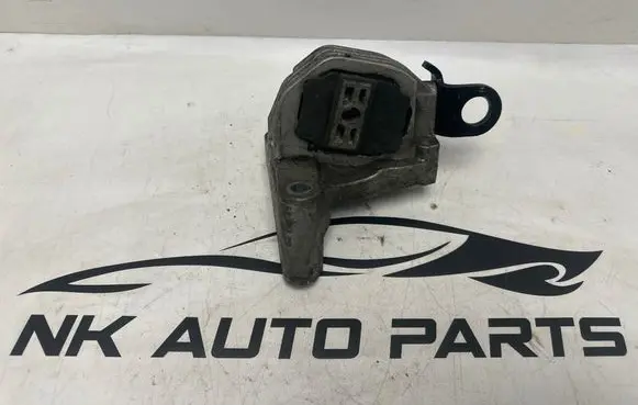 Volvo XC90 Engine mount bracket 326C88