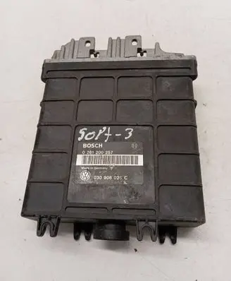 Volkswagen Golf III Engine control unit/module 030906026C 0261200257