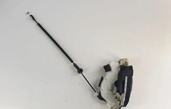 Skoda Superb B6 (3T) Front door lock