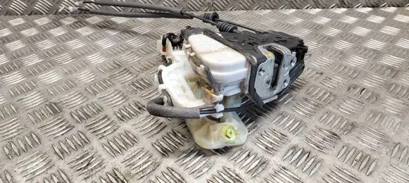 Hyundai Santa Fe Front door lock 813102W010D