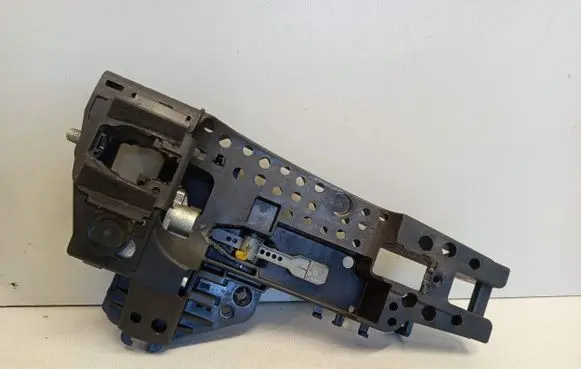 Audi Q3 8U Rear door exterior handle/bracket 8U0837886