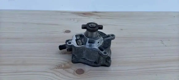 Audi A3 S3 8P Vacuum pump 07K145100C