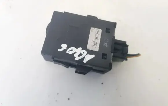 Ford Focus Seat heating switch 7m5t19k314aa 1d3loA