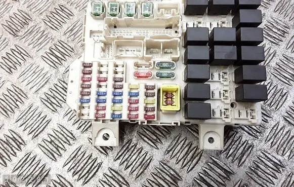 Mitsubishi Colt Fuse module mn108319