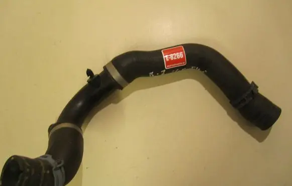 Volkswagen PASSAT B7 Engine coolant pipe/hose 3AA122101F