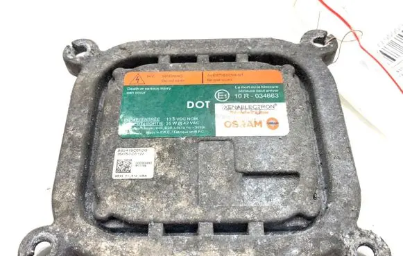Ford Mustang VI Voltage converter/converter module A62479C01DG