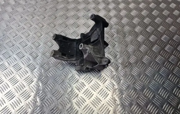 Volkswagen Transporter - Caravelle T5 Engine mounting bracket 070199343B