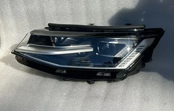 Volkswagen Transporter - Caravelle T6 Headlight/headlamp 7T1941081A 12035090000