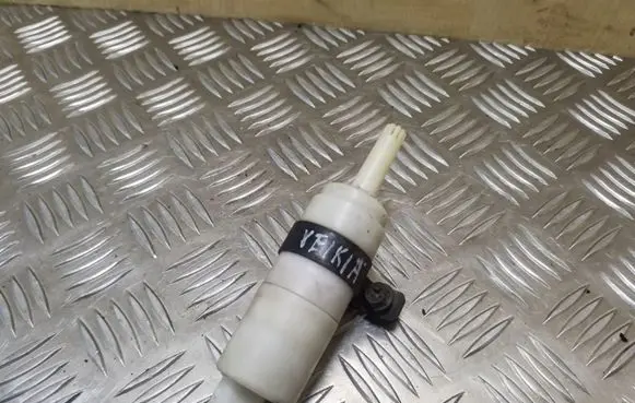 KIA Sorento Headlight washer spray nozzle