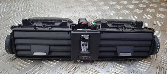 BMW 3 F30 F35 F31 Dash center air vent grill 9347436