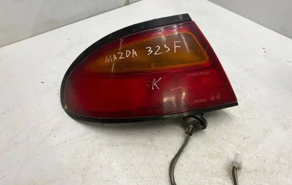 Mazda 323 F Rear/tail lights