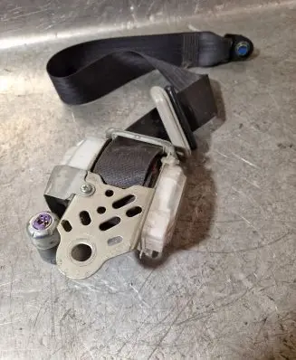 Suzuki SX4 Front seatbelt H099701