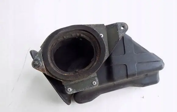 Mitsubishi Pajero Intake resonator 