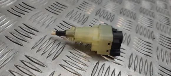 Audi A4 S4 B7 8E 8H Brake pedal sensor switch 7H0927189