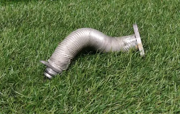 Coolant pipe/hose