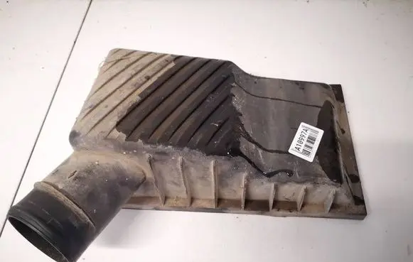 Volkswagen PASSAT B3 Air filter box 191129620