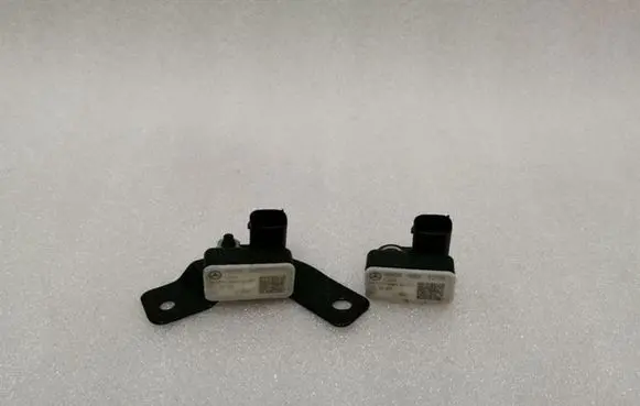 Mercedes-Benz CLS C218 AMG Airbag deployment crash/impact sensor A0055421218