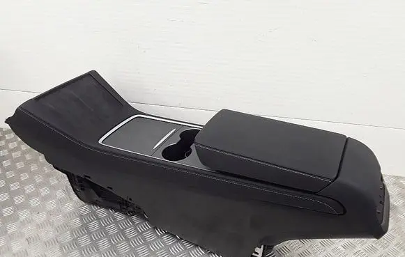 Tesla Model Y Center console 176680100a etc24313000218