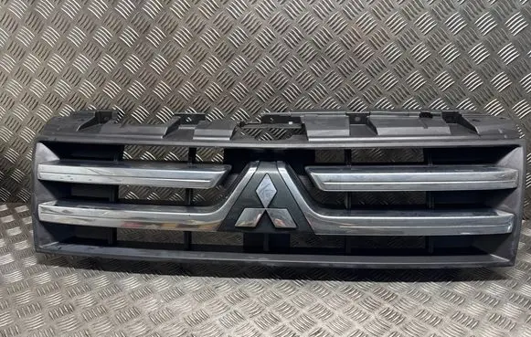 Mitsubishi Shogun Front grill 7450A150