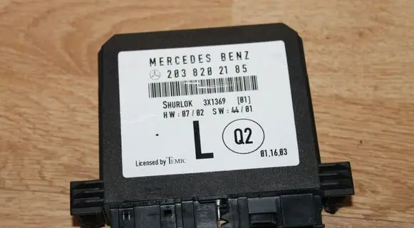 Mercedes-Benz C W203 Door control unit/module a2038202185