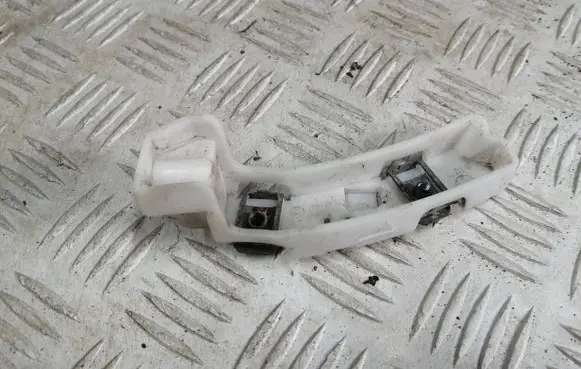 Peugeot 208 Front bumper mounting bracket 9673270180