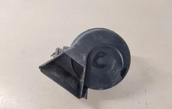Audi A4 S4 B7 8E 8H Horn signal 8E0951223A