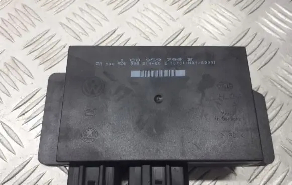 Volkswagen PASSAT B5.5 Voice control module 1C0959799