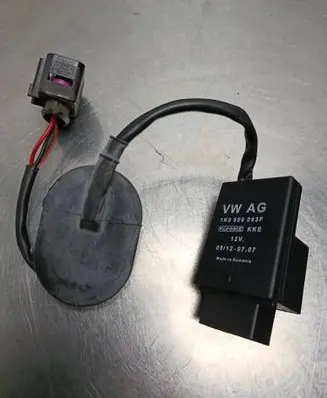 Volkswagen Golf V Fuel injection pump control unit/module 1K0906093F