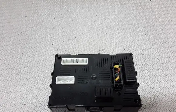 Nissan Note (E11) Comfort/convenience module 284B29U00A