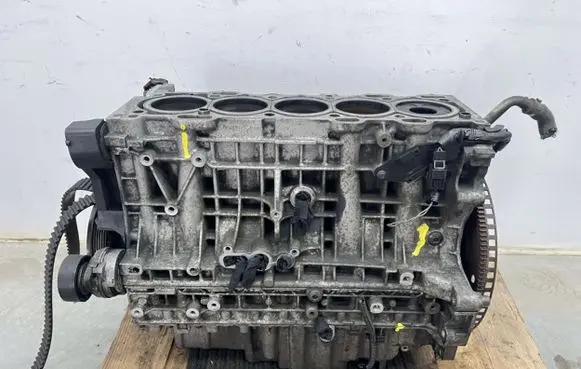 Volvo XC70 Engine block D5244T4
