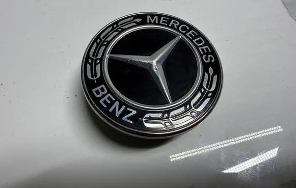 Mercedes-Benz E W213 Manufacturer badge logo/emblem A0008171701