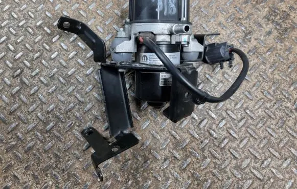 Chrysler Pacifica Vacuum pump 68413466AB P68413466AB