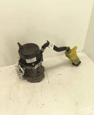 Jeep Wrangler Power steering pump P68247930AD 68247930AD