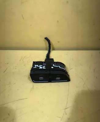 Ford Focus Windscreen/window heater switch AM5T18K574AB