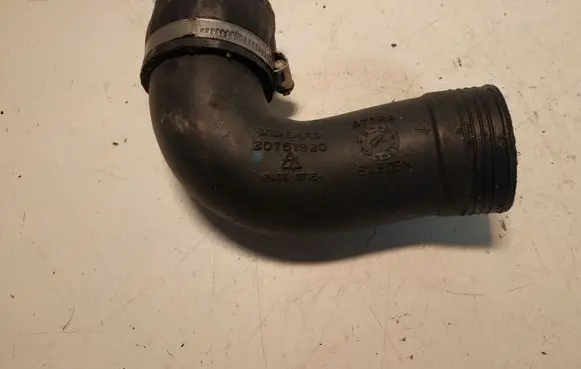 Volvo V70 Intercooler hose/pipe 30751920