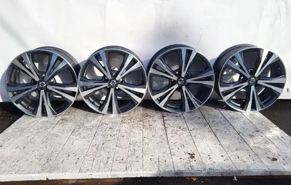 Nissan Qashqai R18 alloy rim 