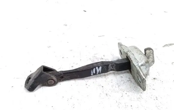 Toyota Hilux (AN10, AN20, AN30) Front door check strap stopper
