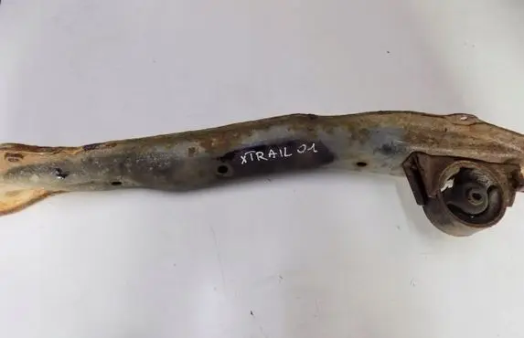 Nissan X-Trail T30 Engine mounting bracket 76547jkldrt4521